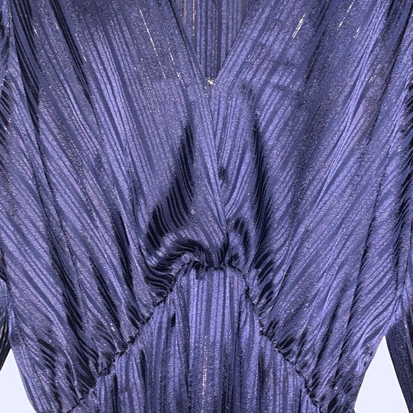 VICI Striking Cold Shoulder Maxi Dress - Picture 7 of 10